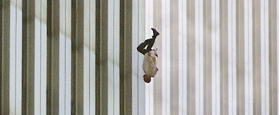 La storia di The Falling Man, la foto simbolo dell’11 settembre
