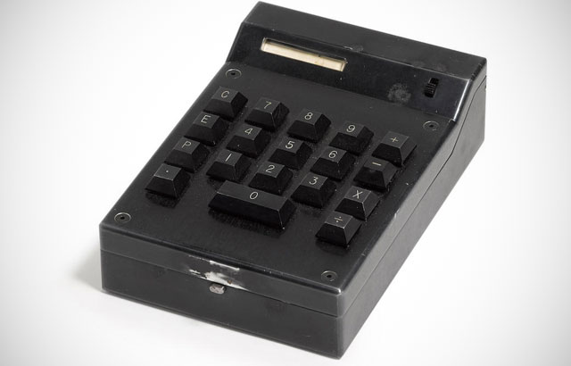 La prima calcolatrice portatile di Texas Instruments
