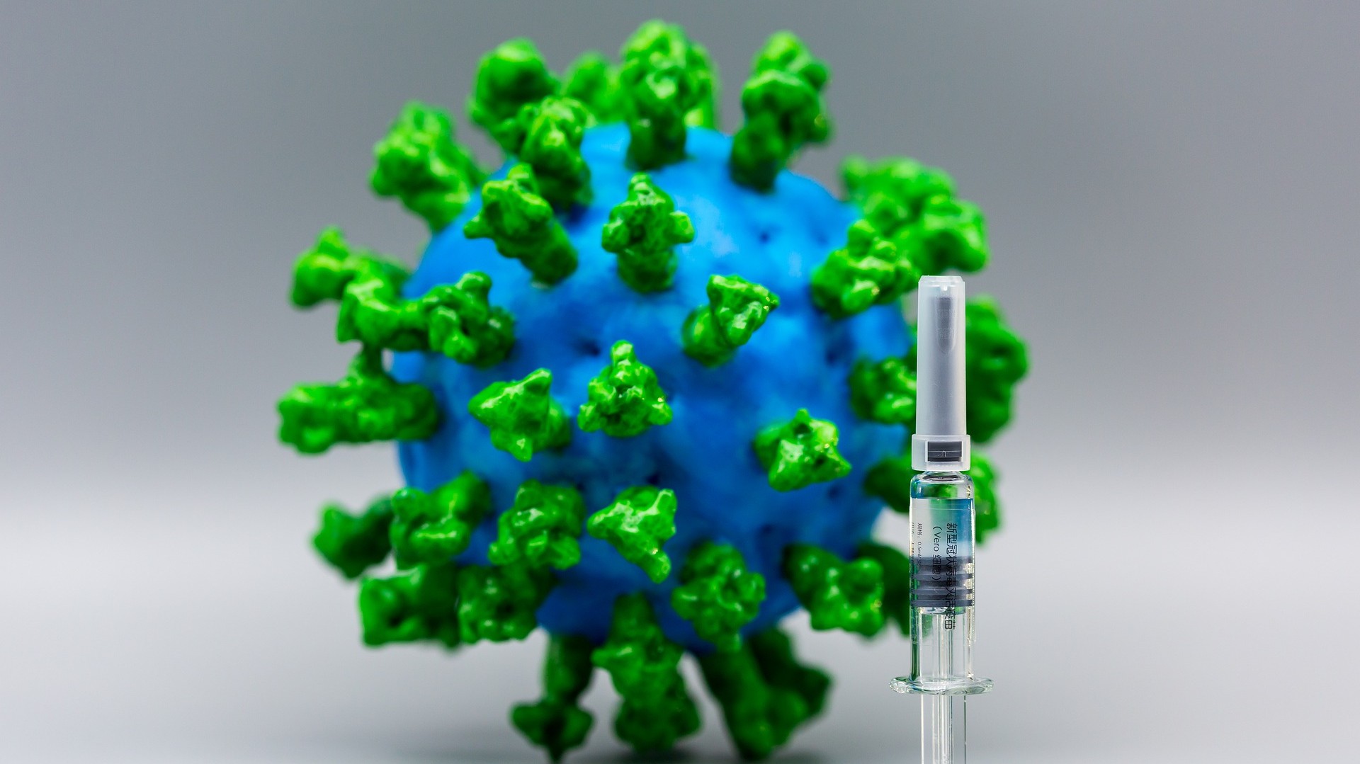 Coronavirus, Moderna chiede l’autorizzazione per il suo vaccino in Europa e Usa