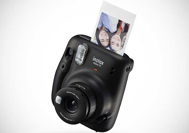 La fotocamera istantanea Fujifilm Instax Mini 11