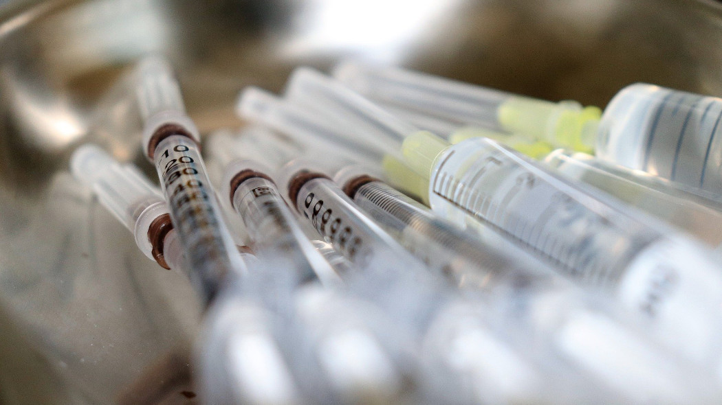 Vaccino, terza dose: cosa emerge dai dati di Moderna e Israele
