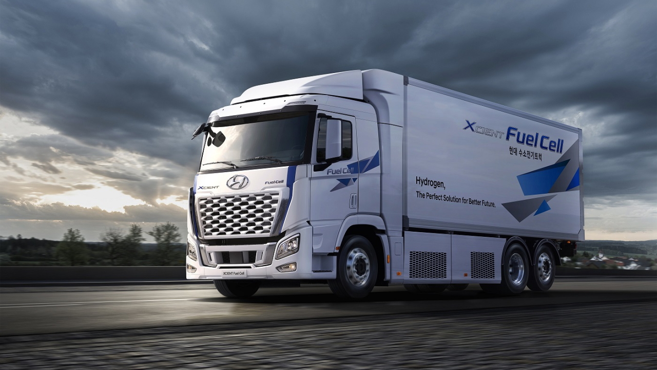 Hyundai e mobilità a idrogeno: presentato negli Usa il camion a celle a combustibile XCIENT