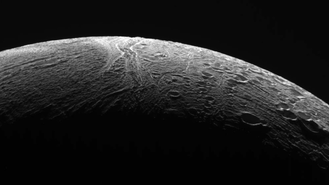 Encelado, ipotesi: metano compatibile con attività di microrganismi