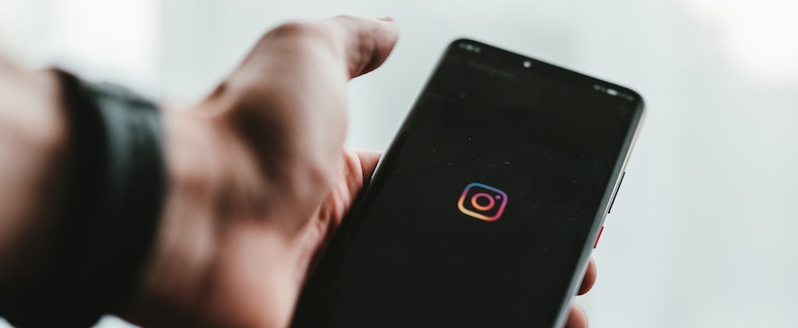 Instagram renderà privati di default gli account dei minori di 16 anni