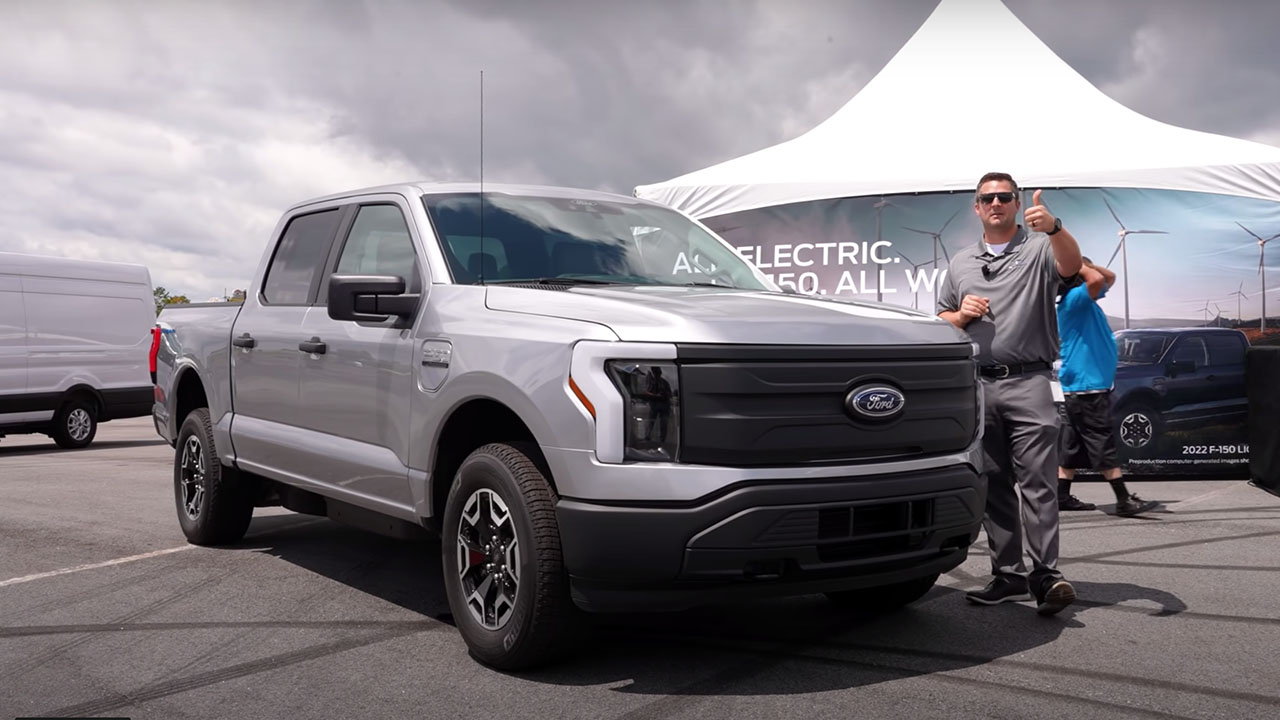 Pick-up elettrico Ford: la prima recensione americana del modello Pro da 39.000 dollari