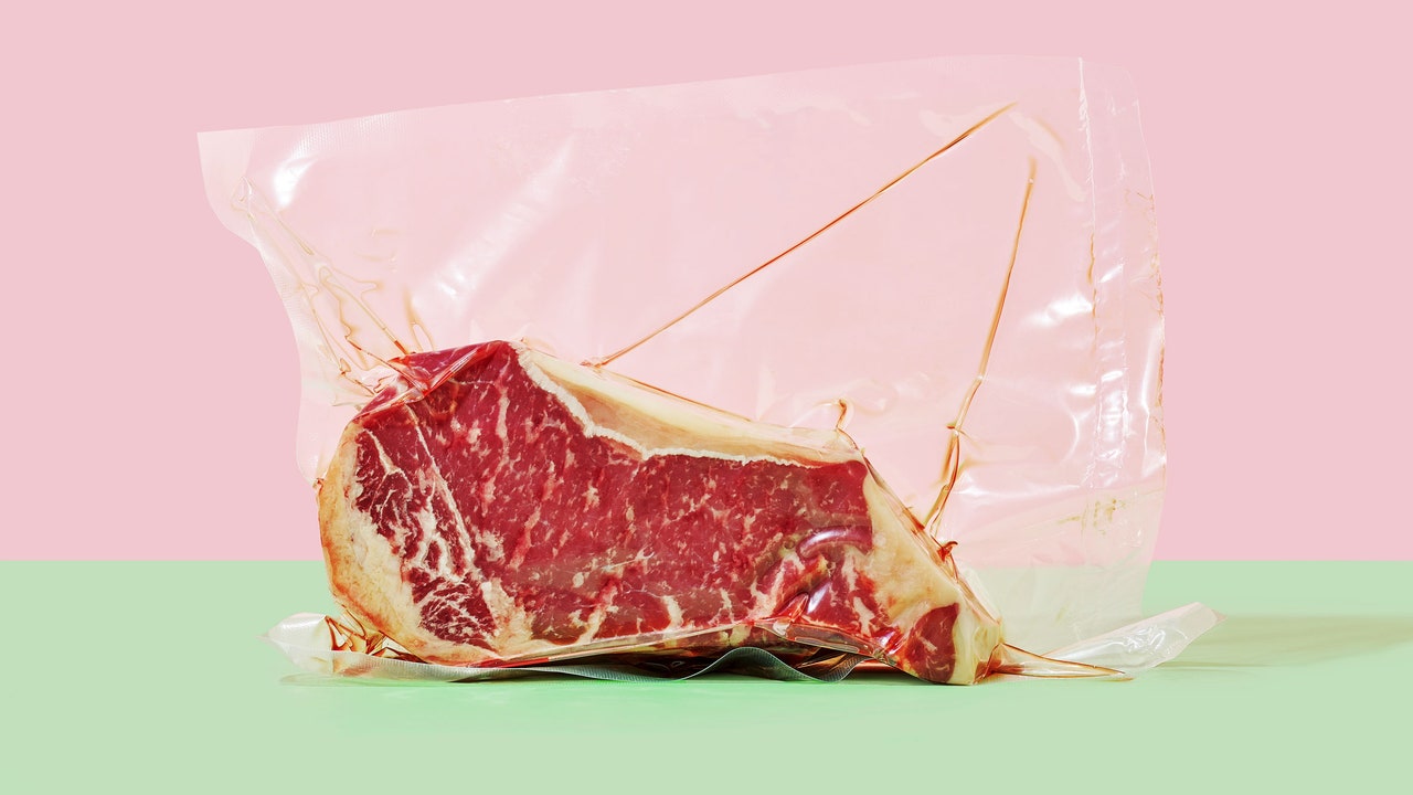 Carne, mangiare ci ha davvero reso umani?