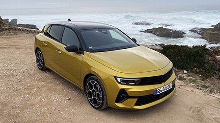 Nuova Opel Astra Plug-in Hybrid, prima prova, caratteristiche e prezzi