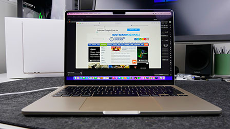 MacBook Air M2: cambia pelle ma non tradisce le origini