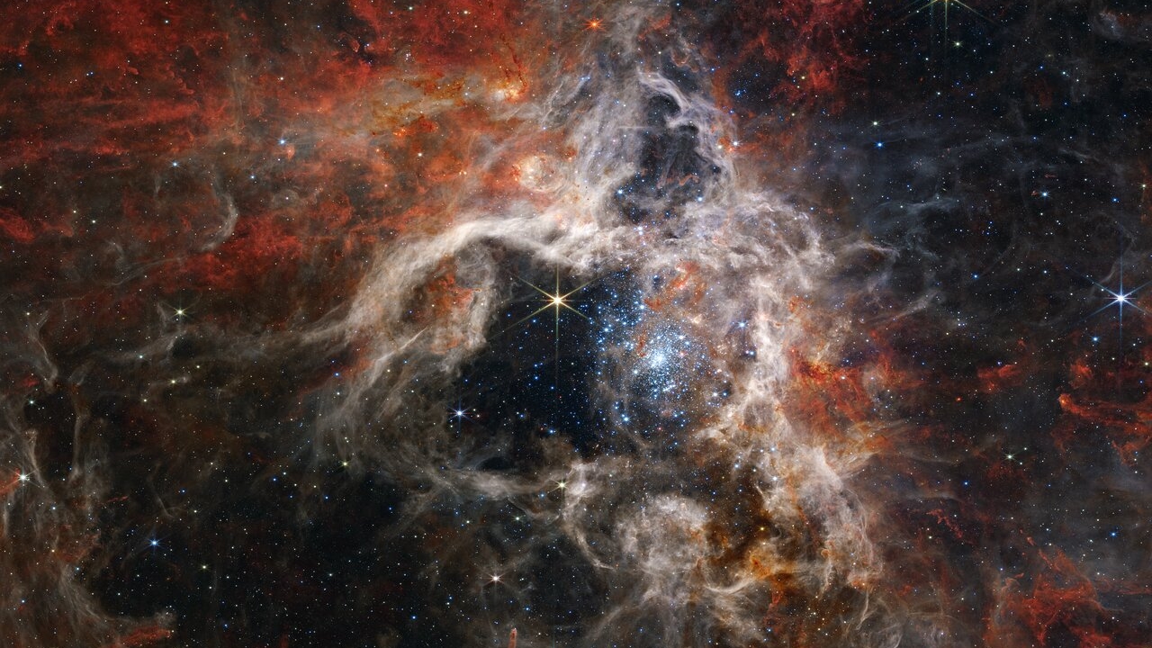 Nuova spettacolare immagine dal telescopio spaziale James Webb: è la Nebulosa Tarantola