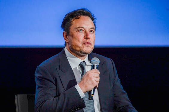 Elon Musk: ‘Chip Neuralink impiantato nel cervello umano entro sei mesi’