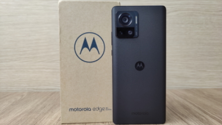 Motorola Edge 30 Ultra: uno smartphone al TOP sotto i 1000 euro. La recensione