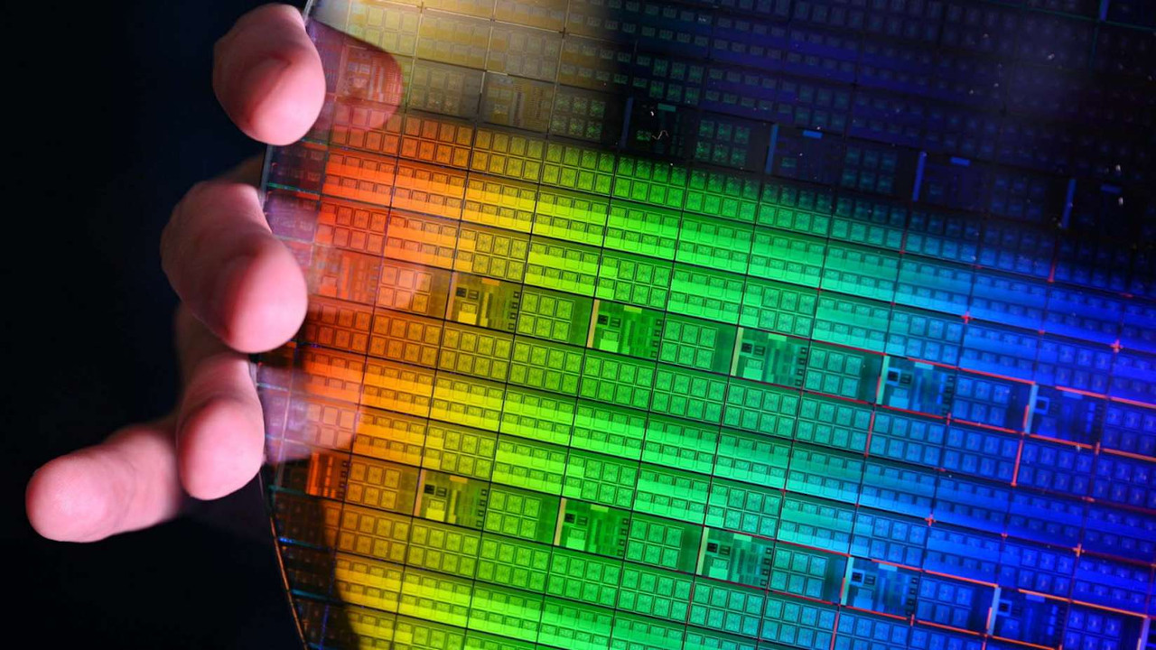 Intel annuncia progressi nella produzione di chip quantistici usando il silicio