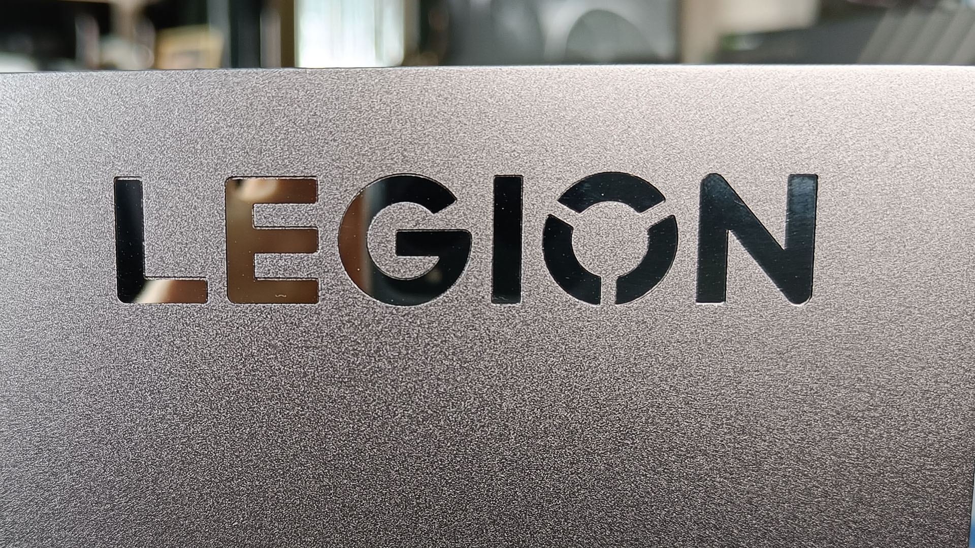 Legion Slim 7i Gen 7, Lenovo mette Core i7-12700H e RTX 3060 in uno spessore contenuto
