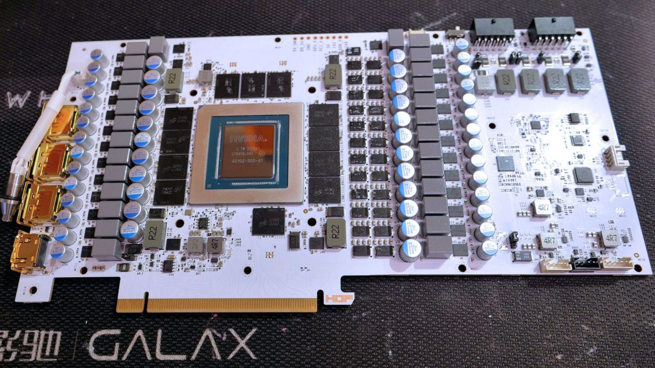 L’estrema Galax RTX 4090 HOF ha due connettori a 16 pin e tocca 3,7 GHz sotto azoto liquido