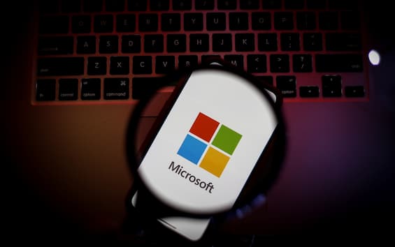 Microsoft investe 10 miliardi in ChatGPT, la società di intelligenza artificiale