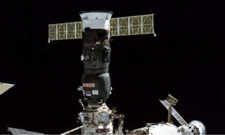 Pubblicata la foto del foro della Soyuz MS-22 attraccata alla Stazione Spaziale Internazionale