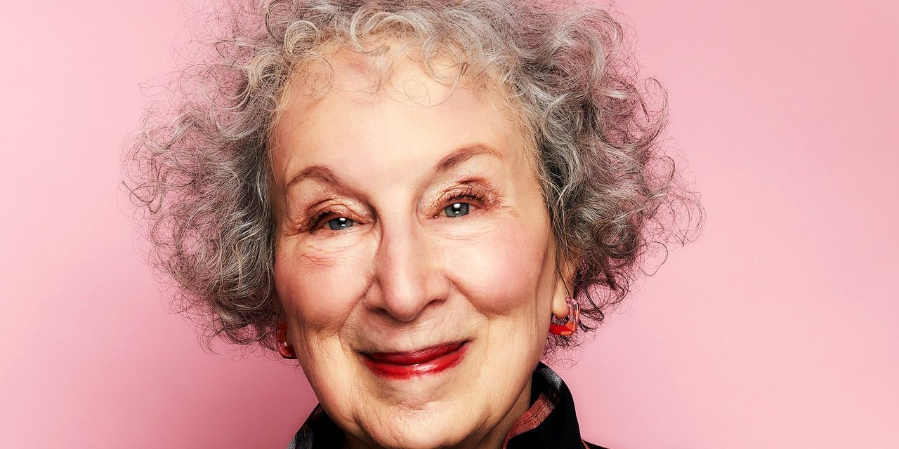 Margaret Atwood: il mondo è molto vicino al Racconto dell’ancella, ma le cose cambieranno