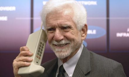 50 anni fa partiva la prima telefonata da un prototipo di cellulare. La storia