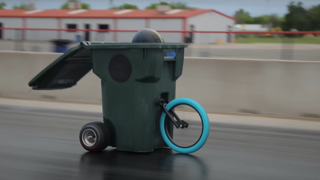 Il bidone della spazzatura motorizzato che raggiunge i 100 km/h
| Wired Italia