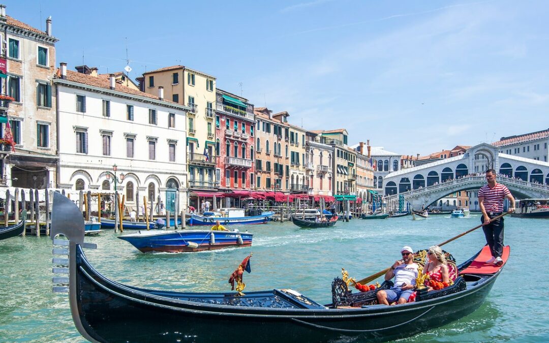 Venezia, il Comune vuole far pagare un ticket per entrare in città