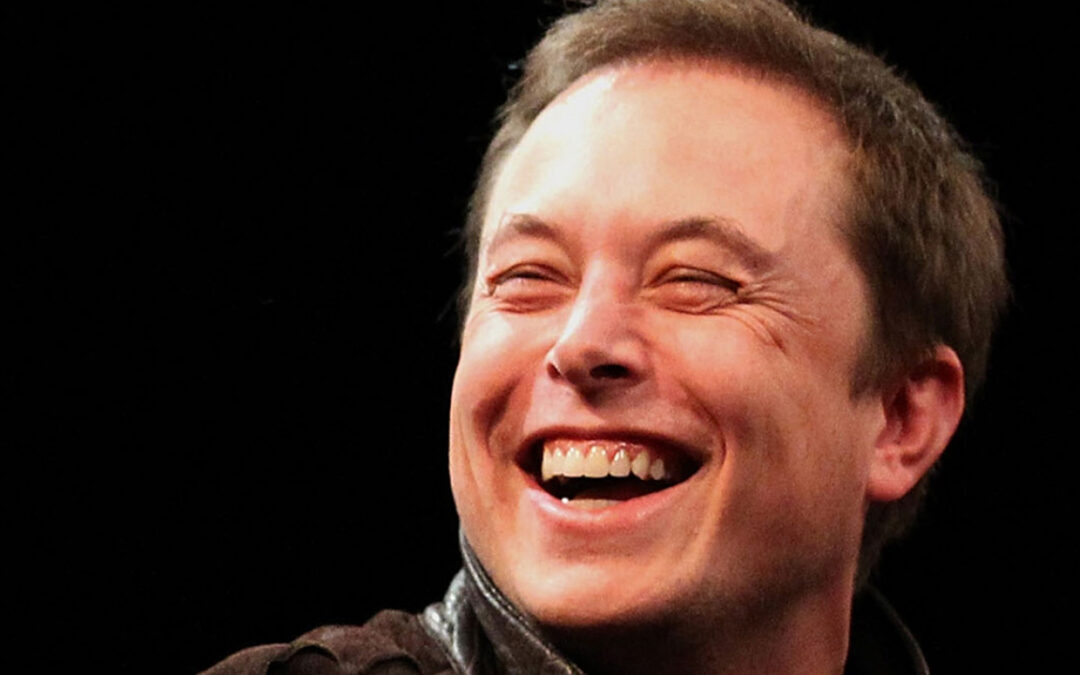 Il patrimonio di Musk è crollato di 170 miliardi per colpa di Tesla. Oggi è il 4° uomo più ricco del mondo