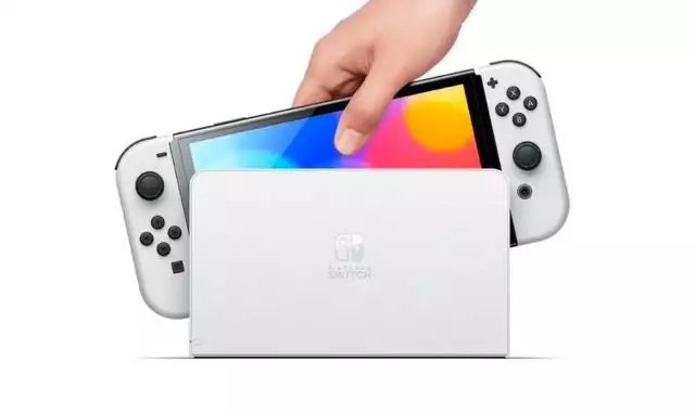 Nintendo Switch OLED Bianca