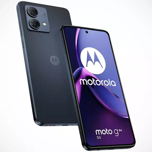 Lo smartphone Motorola moto g84 5G nella colorazione Midnight Blue