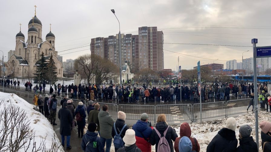 Funerale di Alexei Navalny controllato da sorveglianza opprimente