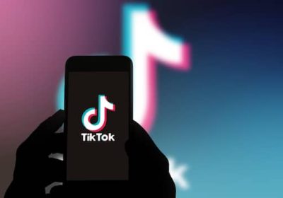 TikTok, arrivano etichette automatiche sui contenuti terzi generati dall’IA