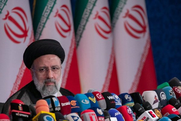 Raisi, chi era il presidente dell’Iran morto nell’incidente del suo elicottero