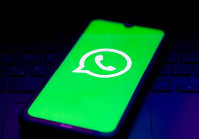 WhatsApp testa le foto profilo generate dall’AI