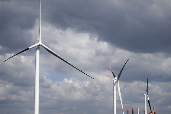 Elezioni europee, i programmi su energia e clima: nucleare a destra, rinnovabili a sinistra