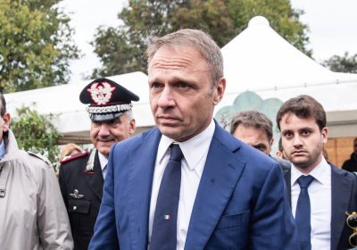 Dedicata a te, come il governo vuole rinnovare la carta di aiuti economici