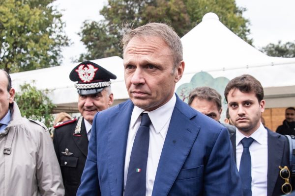 Dedicata a te, come il governo vuole rinnovare la carta di aiuti economici