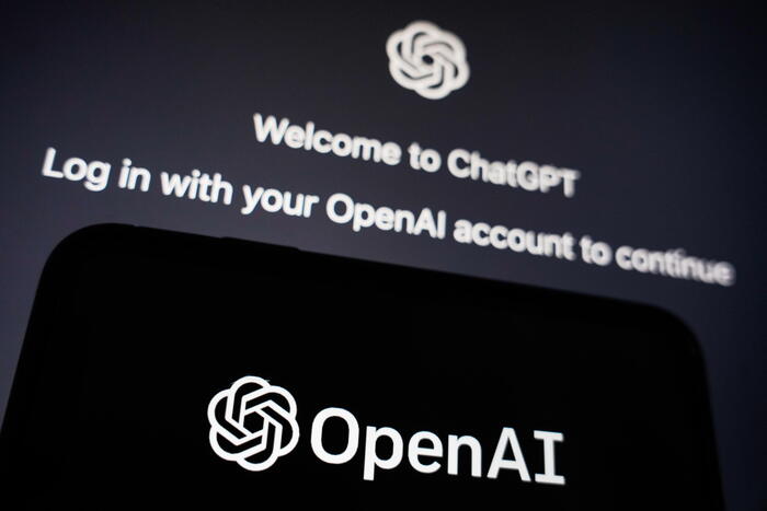 Apple e Nvidia negoziano per un investimento in OpenAI: una partnership per lo sviluppo di software e app di intelligenza artificiale.