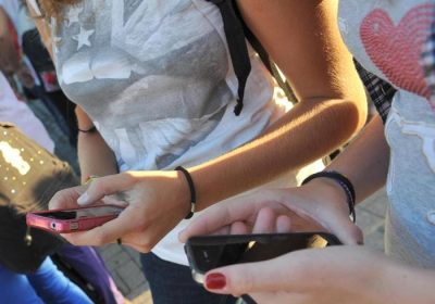 Secondo l’Istat, l’85% dei giovanissimi possiede un profilo sui social media – Ultimi dati
