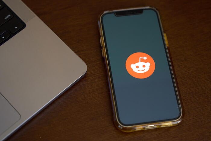 Reddit firma accordo con OpenAI e fa il suo ingresso a Wall Street – Ultime notizie