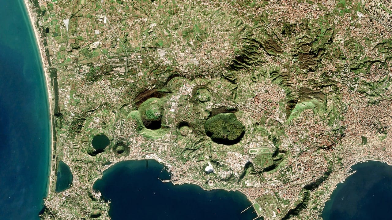 Campi Flegrei e Vesuvio sono collegati? Facciamo chiarezza sulla situazione