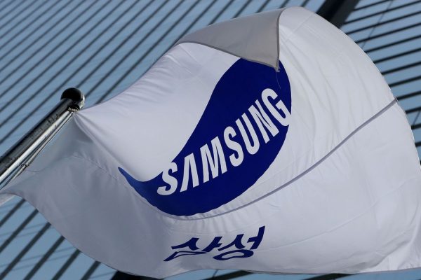 Samsung richiede che le officine di riparazione le rivelino l’identità dei clienti