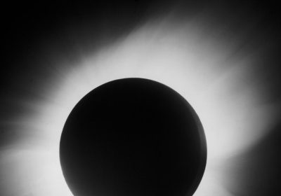 Einstein, quando un’eclissi di sole provò la sua teoria della relatività generale