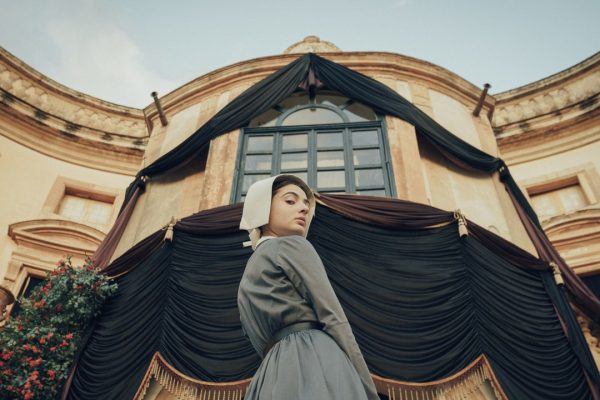 L’arte della gioia di Valeria Golino seduce Cannes con la sua antieroina libera e indomabile