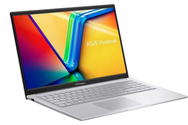ASUS Vivobook a 399€ con Core i3-1215U, 8GB/512GB, ma c'è quello da 549€ con 16GB RAM e Core i5-1235U!
