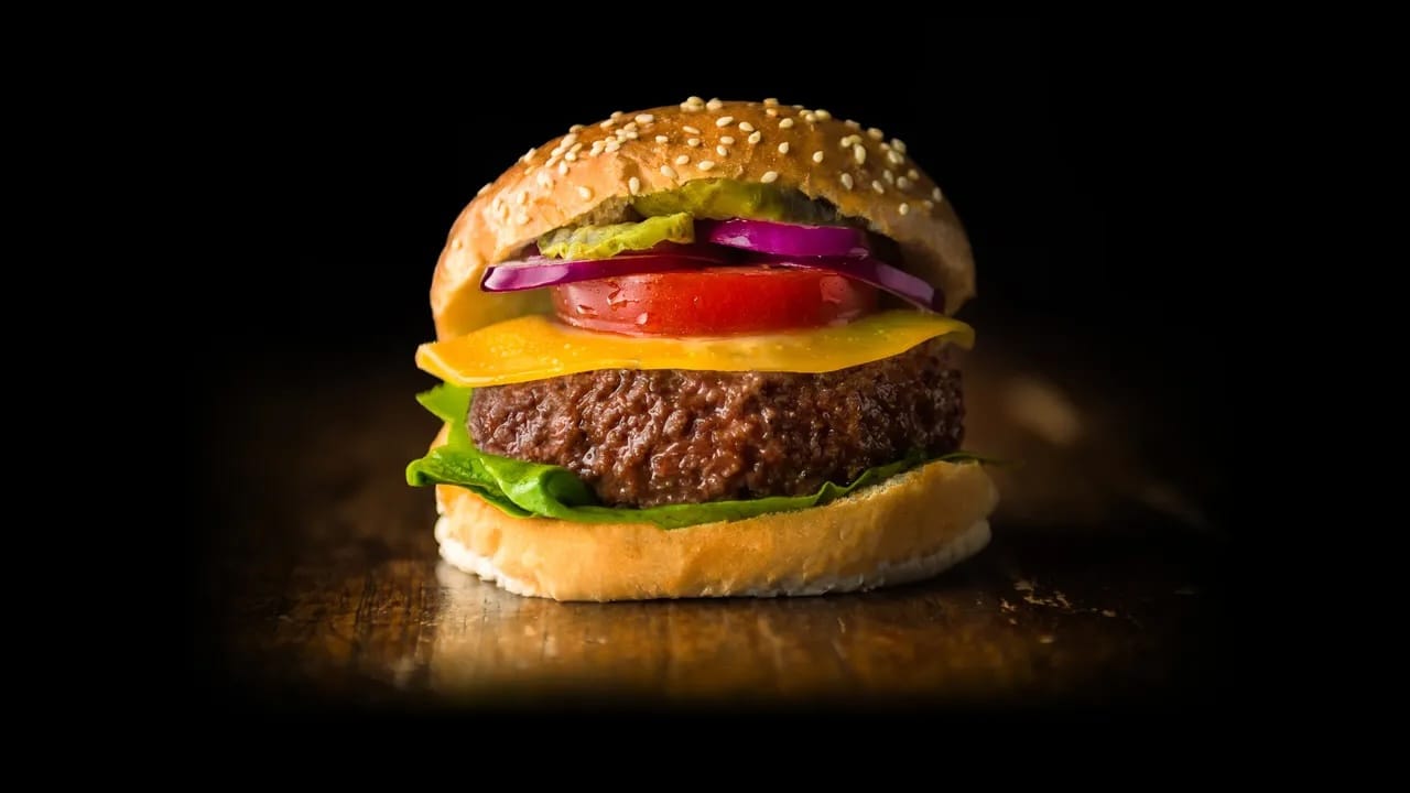 Carne coltivata, anche gli Stati Uniti iniziano a vietarla