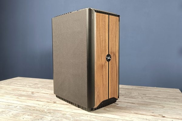 Corsair One i500: un PC gaming potente che può stare anche in salotto