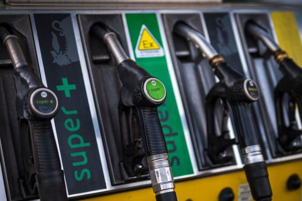 Davvero la benzina aumenterà di 40 centesimi a causa dell’Europa?