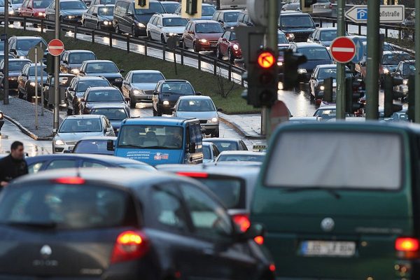 Elezioni europee 2024: su auto, trasporti e mobilità i programmi si spaccano