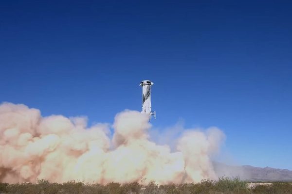 Missioni suborbitali: Blue Origin torna a volare con New Shepard NS-25, Virgin Galactic si prepara con Galactic 07