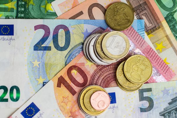 Scende a 979€ MacBook Air 2022 con chip M2! Ma non è l'unico: ecco tutte le altre 20 offerte (2 costano 400€ in meno)