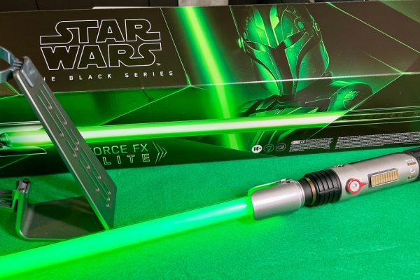 Abbiamo provato Star Wars Black Series Force FX Elite, la spada di Sabine Wren, la spada laser definitiva