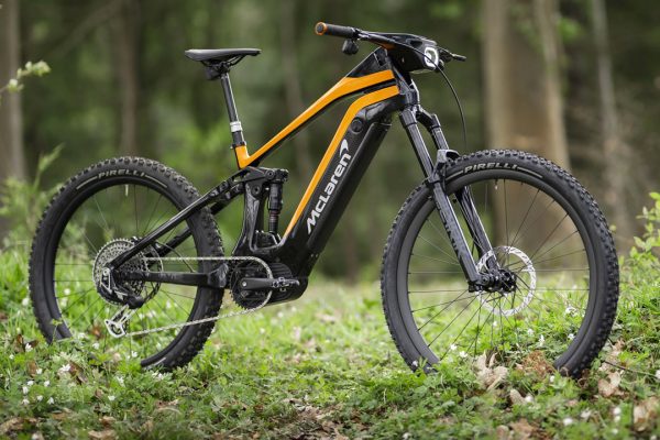 Una McLaren (quasi) per tutti: ecco le e-bike Extreme 250 e Sport 250